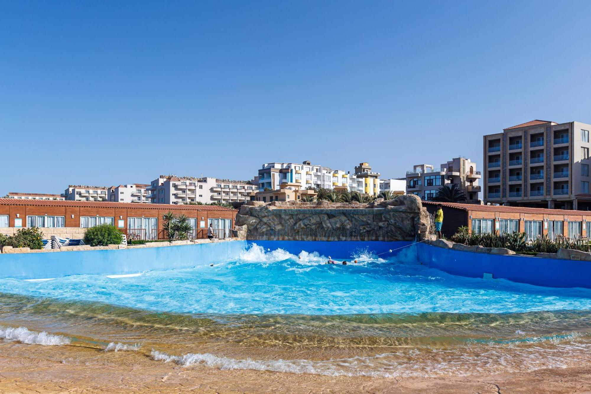 Sunrise Alora Aqua Park Resort Hurghada Bagian luar foto