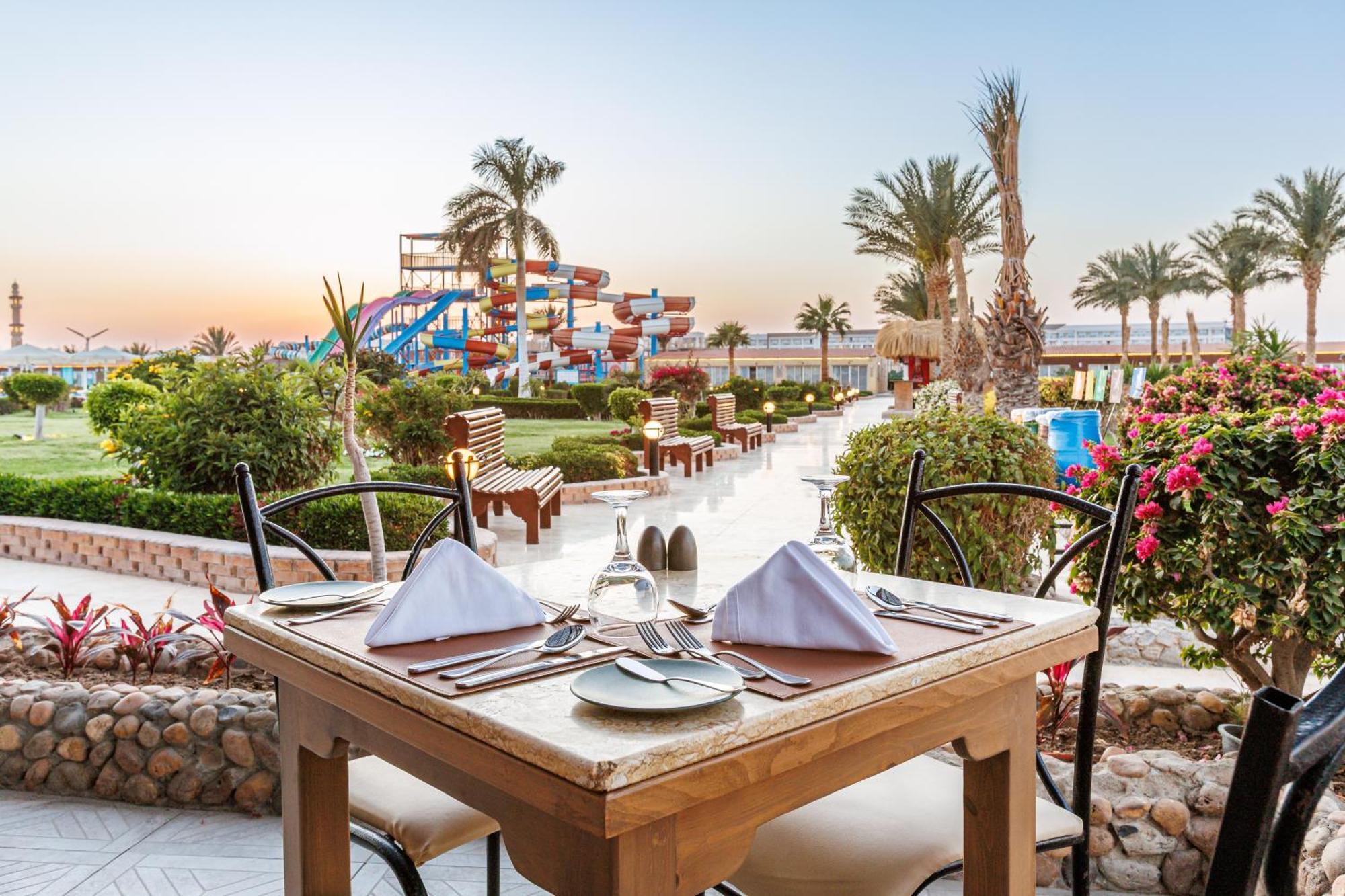 Sunrise Alora Aqua Park Resort Hurghada Bagian luar foto